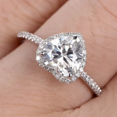 Luxury Silver Color Heart Ring for Women Exquisite Fashion Metal Inlaid White Zircon Stones Wedding Ring Engagement Jewelry 3