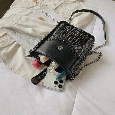 Luxury Designer Cylinder Bag Ladies Fashion Rivet Shoulder Bags Fringed Small Mobile Phone Crossbody Purse Summer Chain Borse 5