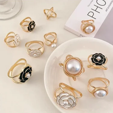 Fashion Camellia Pearl Rhinestone girdle Brooches for Women Square Scarf Buckle Geometry Cross Brooch Pin Metal Ring Accessories 2