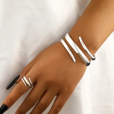 European And American Thick Bracelet And Ring Jewelry Set For Women Gold Color Geometric Line Bracelet Ring Combination Set Gift 2