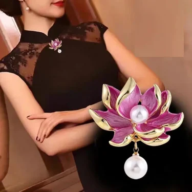 Elegant Lotus Flower Enamel Pins for Women Fashion Gold Plated Bouquet Drop White Pearl Brooches Weddings Clothes Accessories 3