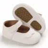 D05 White