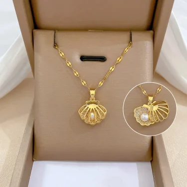 Exquisite French Hollow Shell Pearl Necklace Light Luxury Personality High-end Retro Fashion Versatile Stainless Steel Pendant 1