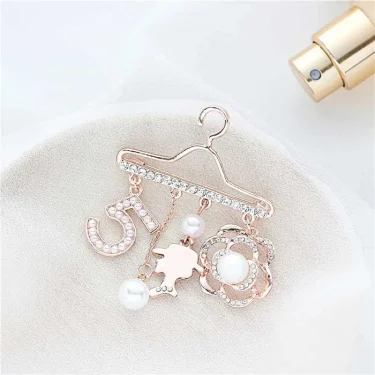 Fashion Brooch Pin Generous Pearl letter Brooch Pin Scarf Pin Top Fashion N5 Brooch For Women 6