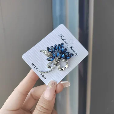 New Luxury Design Blue Crystal Brooches For Women Inlaid Rhinestone Pins Jewelry Clothing Accessories Gift 1