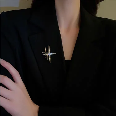 Classic Shining Exquiste Crsytal Star Brooches Pins For Women Men Fashion Korean Style Rhinestone Gold Color Badges Jewelry 3