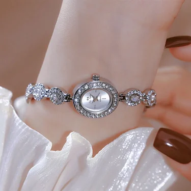 UTHAI 2025 Women Chain Watch Light Luxury Brand Antique Rainbow Bracelet Wristwatch Waterproof Ladies Fashion Quartz Watches 3