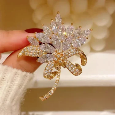1Pc Exquisite Flower Brooch for Men Women Simple Plant Brooches Pins Jewelry Trendy Accessories Summer Holiday Gifts 2024 1