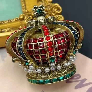 Vintage Queen's Crown Rhinestone Art Heavy Industry Pearl Brooch 4