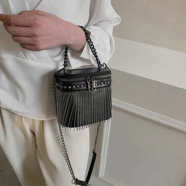 Luxury Designer Cylinder Bag Ladies Fashion Rivet Shoulder Bags Fringed Small Mobile Phone Crossbody Purse Summer Chain Borse 3