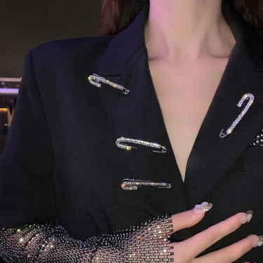 Luxury Elegent Gold Color Crystal Zircon Pins Fashion Women Rhinestones Brooches Safety Metal Pin Shawl Scarf Jeans Buckle Party 2