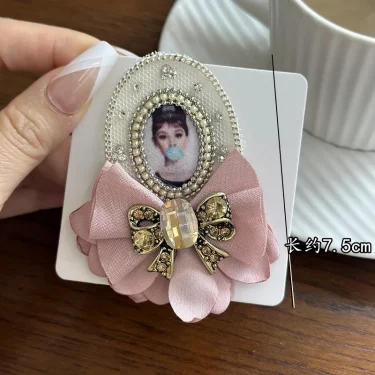 Korean Rhinestone Pearl Badge Brooches for Women Pink Fabric Bow Lapel Pin Fashion Scarf Button Brooch Accessories for Backpacks 4