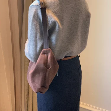 2023 Autumn And Winter Fashion Ladies New Knitted Cardigan Loose Korean Retro Round Neck Plaid Sweater Women's All-match Blouse 3