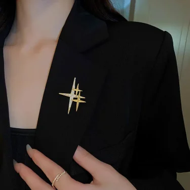 Classic Shining Exquiste Crsytal Star Brooches Pins For Women Men Fashion Korean Style Rhinestone Gold Color Badges Jewelry 2