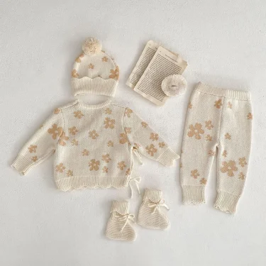 Autumn new 0-3 year old baby clothing, baby boys and girls jacquard monk coat+knitted pants+hat+socks 4 sets 2