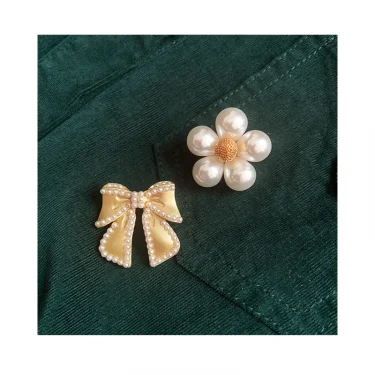 Cute Pearl Bow Brooch Small Sweater Exquisite Pearl Decoration Brooches Pin For Wedding Woman 2