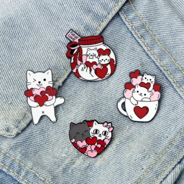 Romantic Candy Cats Brooch for Couples Cute 'Full with Love' Kitties Wink Enamel Pin Cartoon Animal Badge Valentine's Day Gifts 5