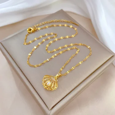 Exquisite French Hollow Shell Pearl Necklace Light Luxury Personality High-end Retro Fashion Versatile Stainless Steel Pendant 2