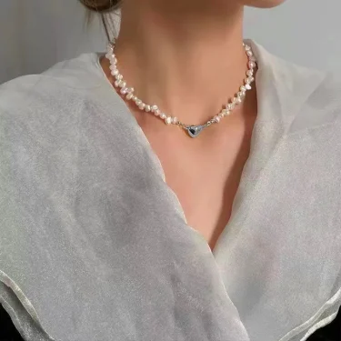 Korean Fashion Pearl Chain Choker Necklace for Women Girls 2025 Trend Jewelry Heart Pendant Necklace Bridal Engagement 3