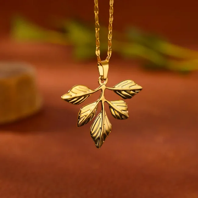Rose Pendant Necklaces for Women Gold Color Flora Necklace Waterproof Wedding Couple Aesthetic Stainless Steel Jewelry collar 4