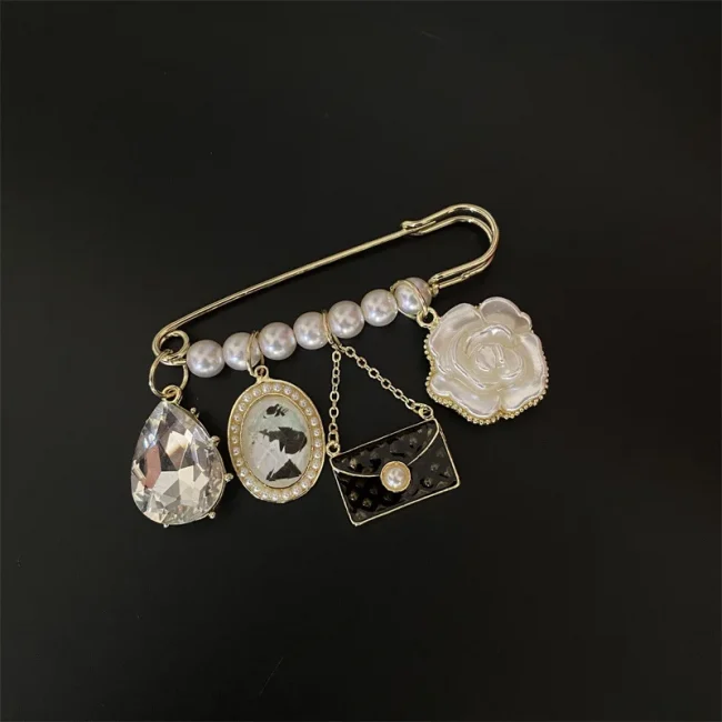 Tassel CC Women's brooch for women Camellia Pearl Brooches luxury designer clothing accessories 4