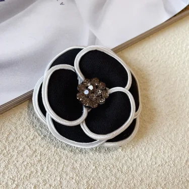 Korean Fashion Fabric Camellia Flower Brooch Pins for Women Crystal Elegant Corsage Wedding Brooches Jewelry Accessories 4