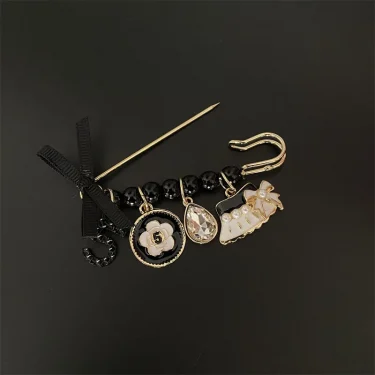 Tassel CC Women's brooch for women Camellia Pearl Brooches luxury designer clothing accessories 3