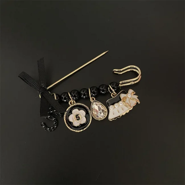Tassel CC Women's brooch for women Camellia Pearl Brooches luxury designer clothing accessories 3