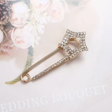 Simple Trendy Popular Rhinestone Decoration Buckle Pin Brooches Women Cardigan Coat Sweater Costume Safety Pins Accessories Gift 4