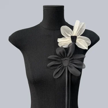 New Cloth Fabric Collar 2Pcs Flower Brooch for Women Pins Lace Flower Corsage Lapel Pins Handmade Jewelry Wedding Party Gifts 1