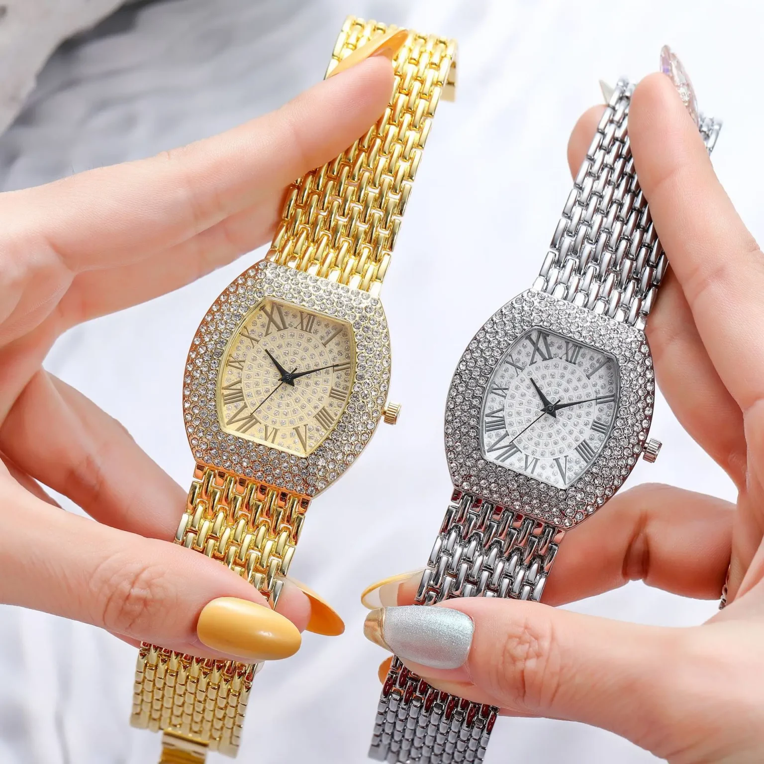 UTHAI H64 Women's Full Diamond Watch Temperament Gold Steel Band Barrel shaped Full Sky Star Vintage Fashion Quartz Wristwatches 2