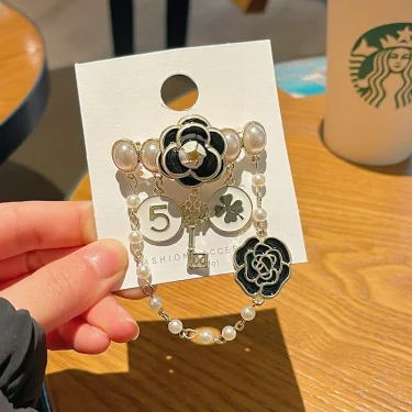 Luxury Lady Camellia Pearl Chain Brooch ​Clover Accessory Wedding Decorations Souvenir Gifts 1