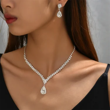 Luxurious Crystal Necklace Earrings Set Water Drop Pendant Clavicle Chain Party Jewelry Accessories for Women Wedding Bride 1