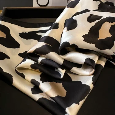 2025 New Leopard Print Square Scarf Women's Imitation Silk Scarf Casual Versatile Decoration Small Neck Scarf 70CMx70CM 6