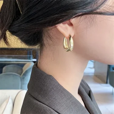 LATS 2024 Hot Sale Fashion Metal Drop Earrings for Woman Vintage Hoop Earring Trend Classic Party Wedding Pendant Jewelry Gift 3