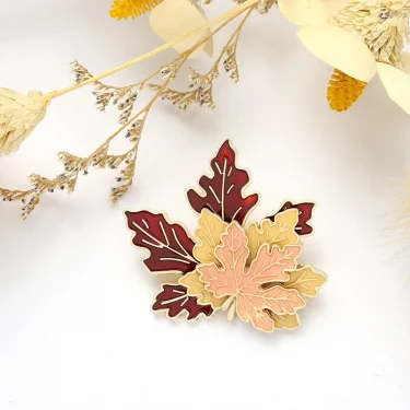 Trendy Red Maple Leaf Metal Brooches For Women Men Crystal Plant Brooch Party Birthday Winter Jewelry 5