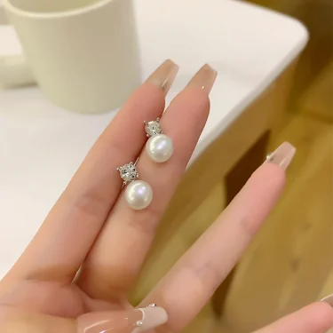 Exquisite Pearl Sparkling Zirconia Earrings No Hole Ear Clips Pearls Clip Earring Without Piercing Minimalist Earrings CEk452 2