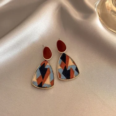 Vintage Dripping Oil Wine Red Retro Stud Earrings For Women Korean Pearl Flower Heart Shape Geometric Earring High Sense Jewelry 2
