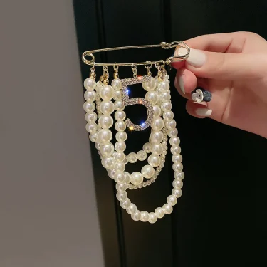 Luxury Fashion Pearl Number 5 Brooches for Women's clothing CC Brooch Gift for Girl Friend Accessories For Jewelry 2