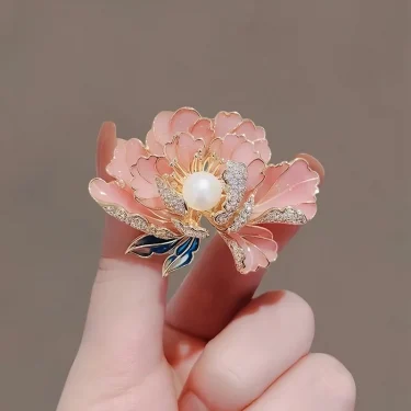 Trendy Elegant Pearl Peony Flower Brooch For Women Exquisite Crystal Rhinestone Brooch Pin Luxury Banquet Wedding Jewelry Gifts 4