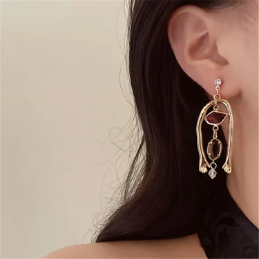 Vintage Abstract Art Style Asymmetric Drop Earrings For Women Personality Humanoid Hand Earrings Party Jewelry 4