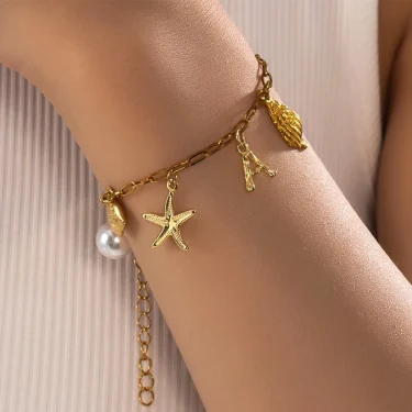 Catuni Summer Beach Initials Charm Astness Bracelet Trendy Starfish Conch Shell Pendants Hand Chain Jewelry Gift for Women 2