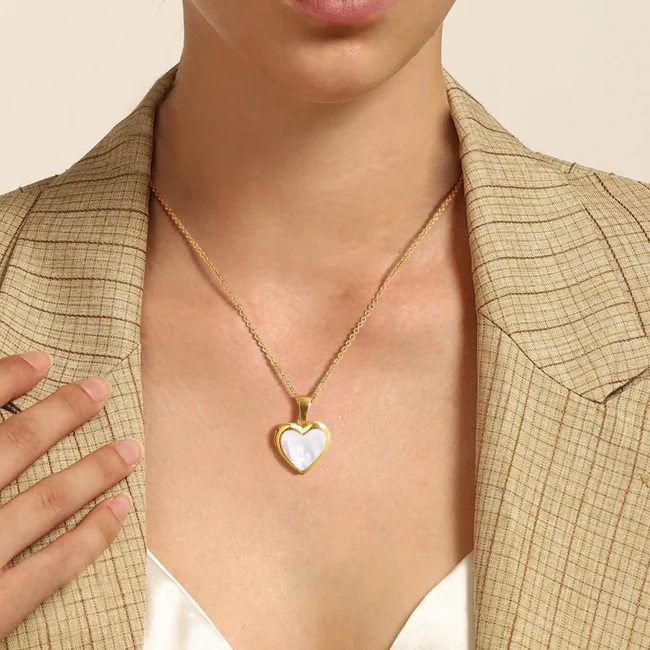 Vnox Women Locket Necklaces, Openable Heart Pendants, Stainless Steel Shell Photo Frame Necklace 4