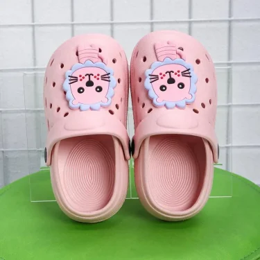 Summer Children's Slippers Cartoon Boys Girls Hole Shoes Comfortable Soft Flat Sandals Preschool Garden Shoes Beach Slippers 4