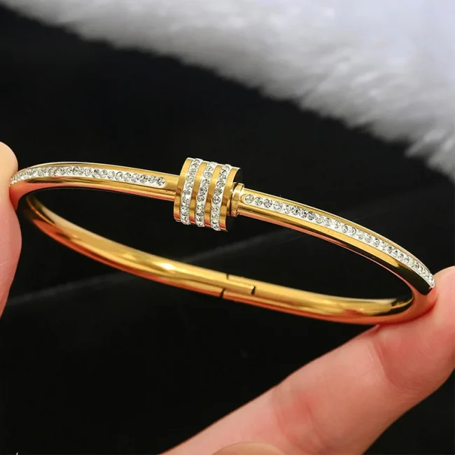 Stainless Steel Clover Lucky Bracelet Fashion Women Girls Titanium Steel Gold Plated Waterproof Sparkling Zircon Bracelet Bangle 4