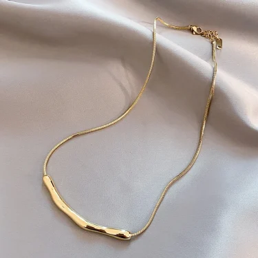 European and American Fashion Simple Stainless steel Gold Color Collarbone Chain For Women’s Fashion Short Necklaces Jewelry 5