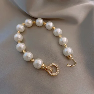 New Arrival Retro Light Luxury Elegant Zircon Circle Pearl Bracelet For Women Fashion Sweet Crystal Jewelry Party Gifts 4