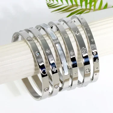 New Waterproof Cubic Zirconia Heart Flower Bangles Stainless Steel Bracelets Tarnish Free Jewelry for Women Factory Wholesales 4