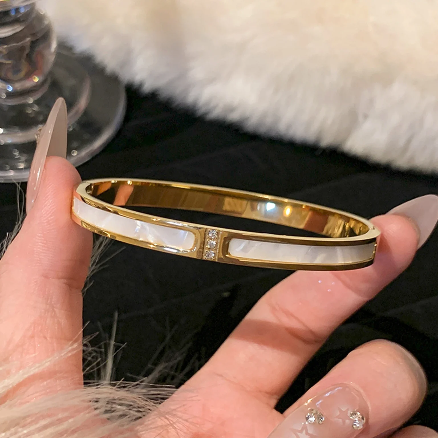 1pc Titanium Steel Gold Bracelet, Fashionable Classic Style, Stainless Steel Bracelet,Inlaid With Zircon,For Womens Daily Wear 4