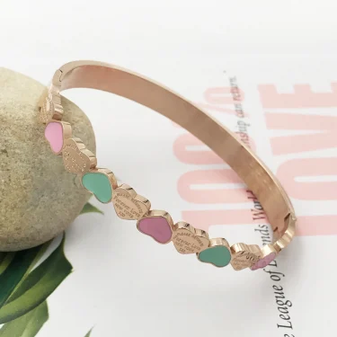New Sweet Heart Charm Cuff Bangles For Girls Stainless Steel Gold Plating 7mm Width Luxury Wristband Wedding Women Love Jewelry 4